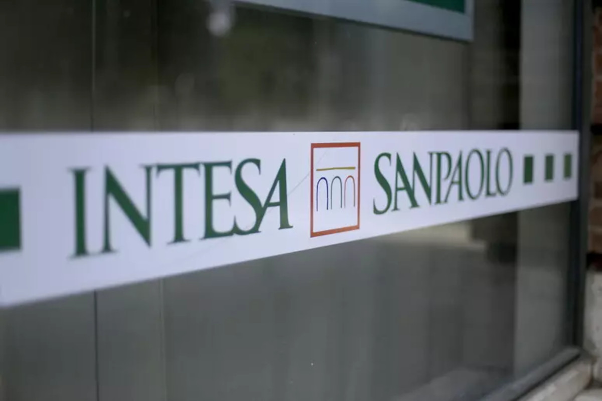Intesa Sanpaolo lancia un’offerta pubblica di acquisto da 30,6 miliardi su Mps Intesa Sanpaolo lancia un’offerta pubblica di acquisto da 30,6 miliardi su Mps