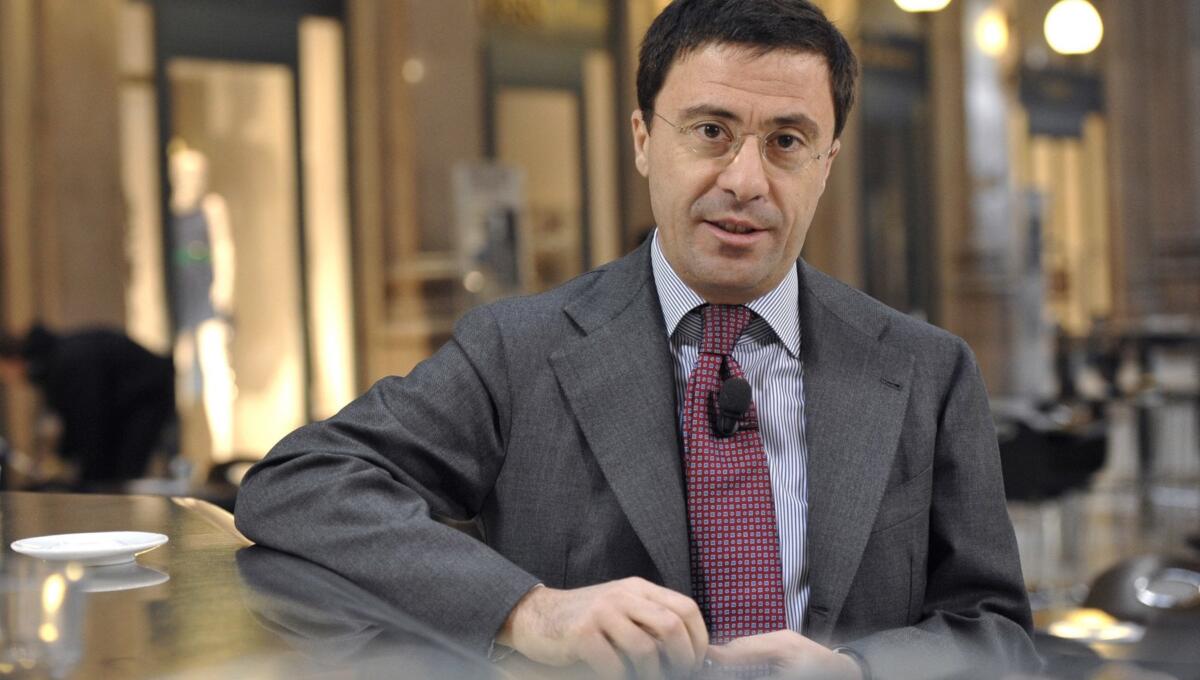 Galleria foto '“Giorgia figlia del popolo”, Bocchino presenta il libro a Bari: «Il melonismo restituisce centralità alla politica» – L’INTERVISTA' - foto 1
