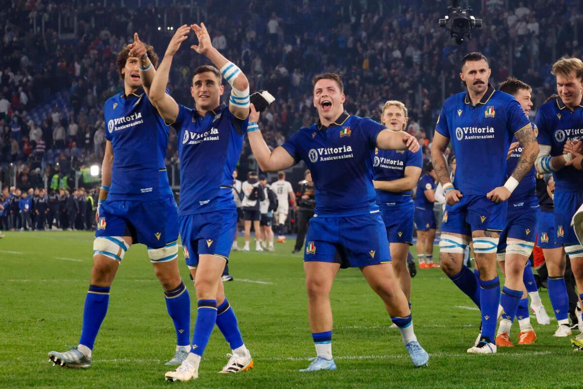 Galleria foto 'Sei Nazioni, è un’ItalRugby da applausi: Inghilterra K.O. Primo storico successo per gli Azzurri' - foto 1