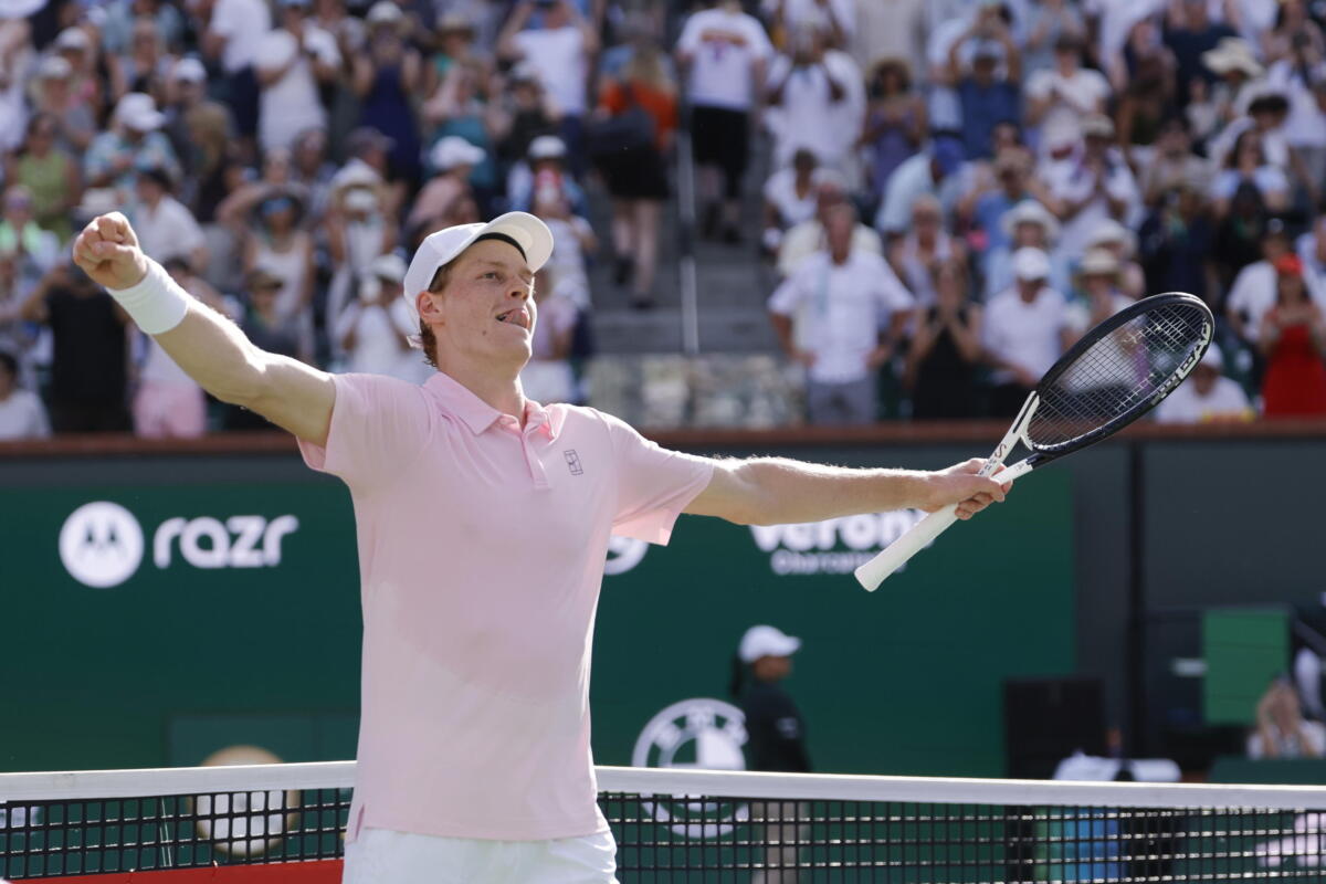 Galleria foto 'Tennis, Sinner trionfa a Indian Wells: battuto Medvedev in finale e dedica speciale a Kimi Antonelli' - foto 1
