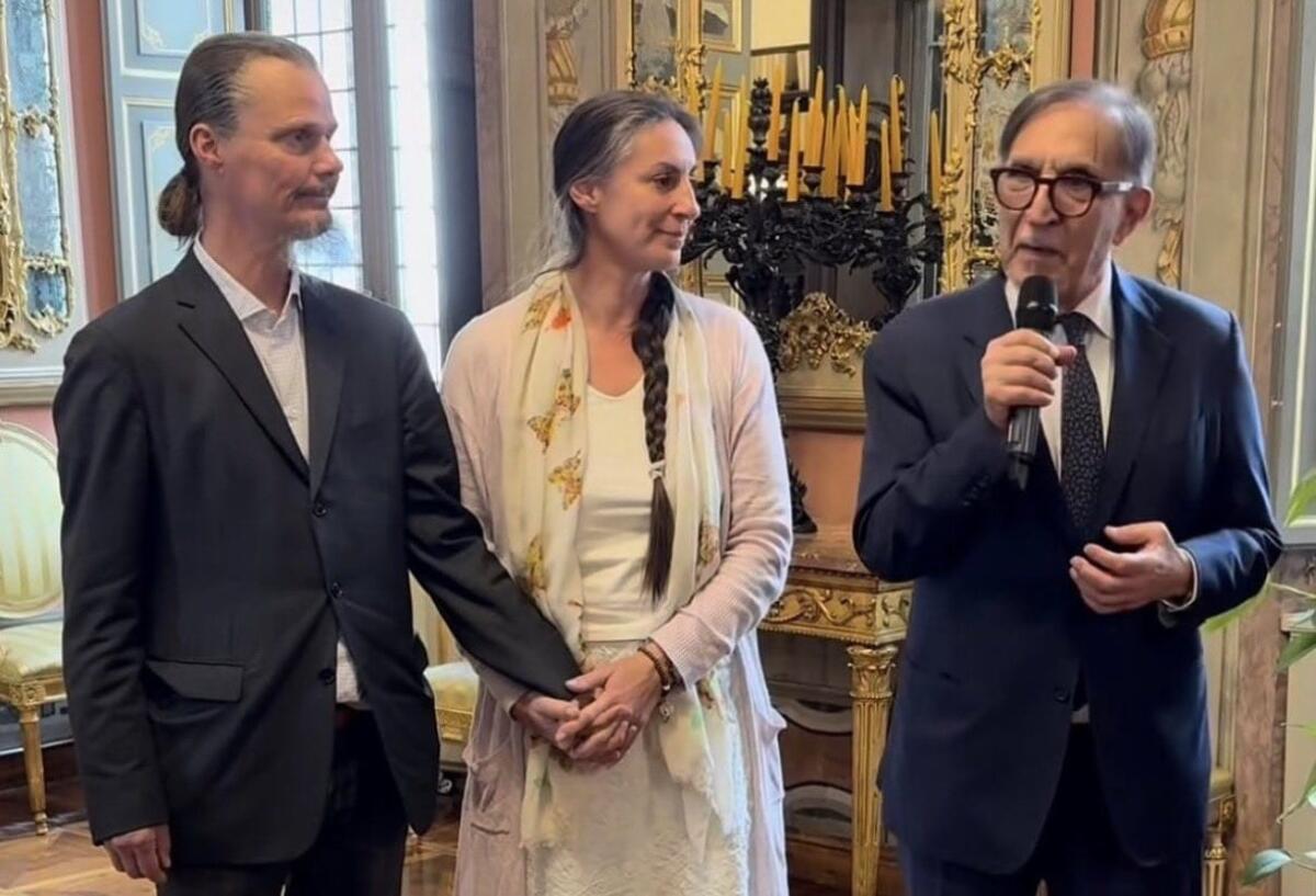 Galleria foto 'Famiglia nel bosco, i genitori ricevuti da La Russa: «Superare le rigidità affinché torni unita». Catherine in lacrime – VIDEO' - foto 1