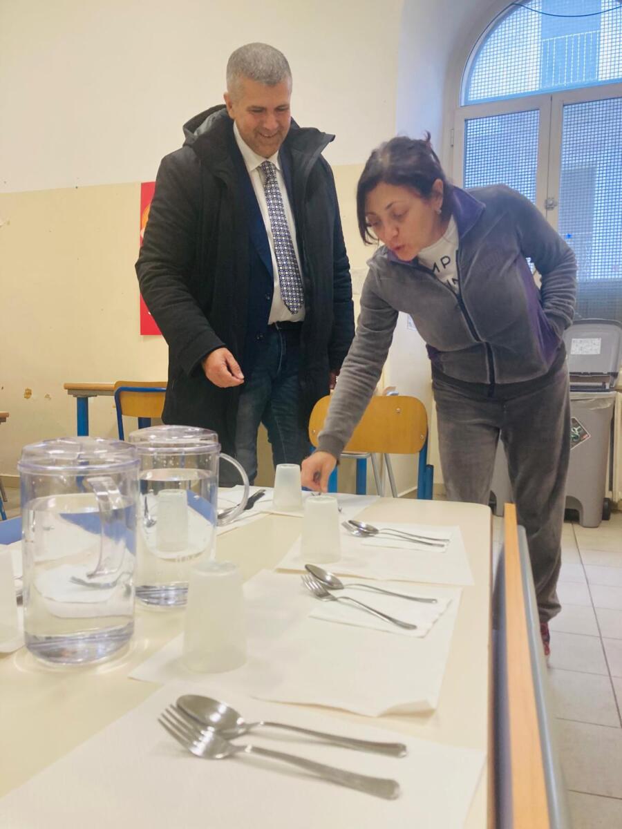 Galleria foto 'Stoviglie pluriuso nelle mense scolastiche di Bari, Lacoppola: «Svolta storica. Dimezzati i rifiuti» – VIDEO' - foto 5