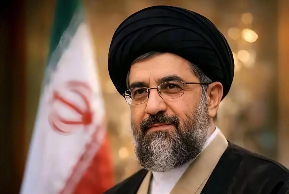 Iran, nel nome del padre: Mojtaba Khamenei nuova Guida suprema. Trump: «Dovrà avere la nostra approvazione» Iran, nel nome del padre: Mojtaba Khamenei nuova Guida suprema. Trump: «Dovrà avere la nostra approvazione»
