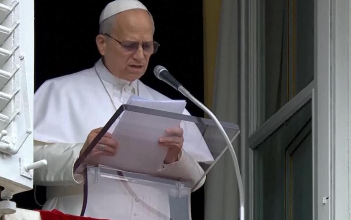 Galleria foto 'Piazza San Pietro, il Papa ai responsabili della guerra: «Cessate il fuoco, si apra il dialogo»' - foto 1
