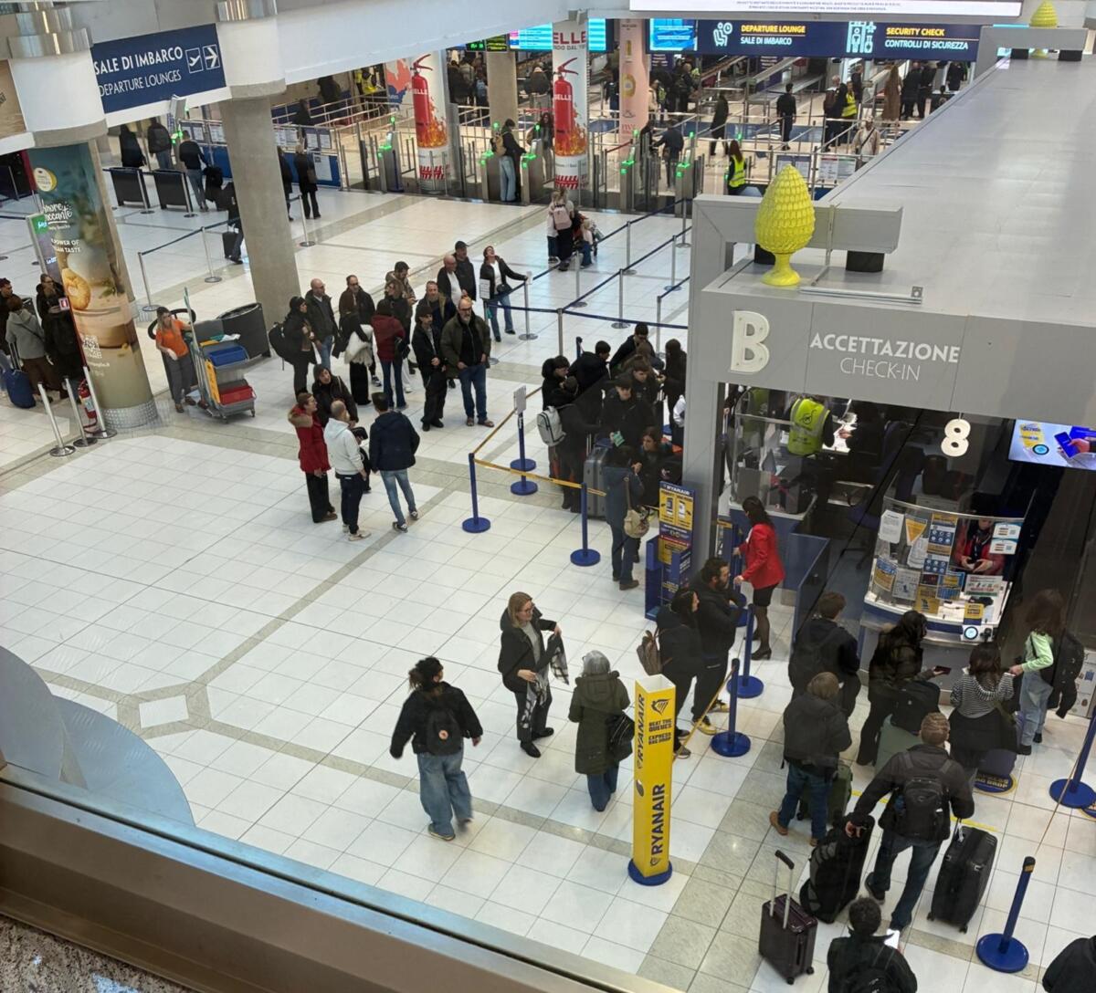 Galleria foto 'Aeroporti di Puglia, 1,2 milioni di passeggeri a gennaio e febbraio: cresce il traffico internazionale' - foto 1