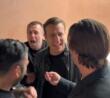Asse Foggia-Bari al Teatro Arcimboldi di Milano: Pio e Amedeo incontrano Cassano, Ventola e Adani – VIDEO