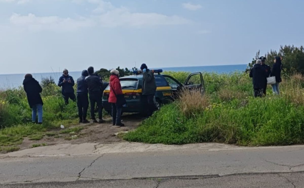 Galleria foto 'La scomparsa di Roberta Martucci nel Salento, dopo 27 anni si cerca ancora: si scava su una spiaggia' - foto 1