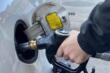 Caro carburanti, prezzo della benzina giù con il taglio delle accise. Ma il diesel è da record