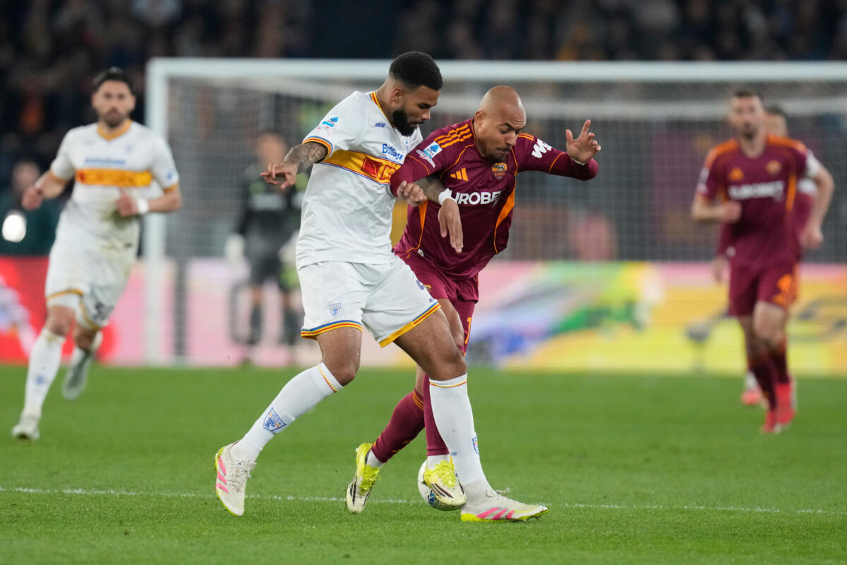 Galleria foto 'Serie A, basta il gol di Vaz a piegare il Lecce all’Olimpico di Roma' - foto 1