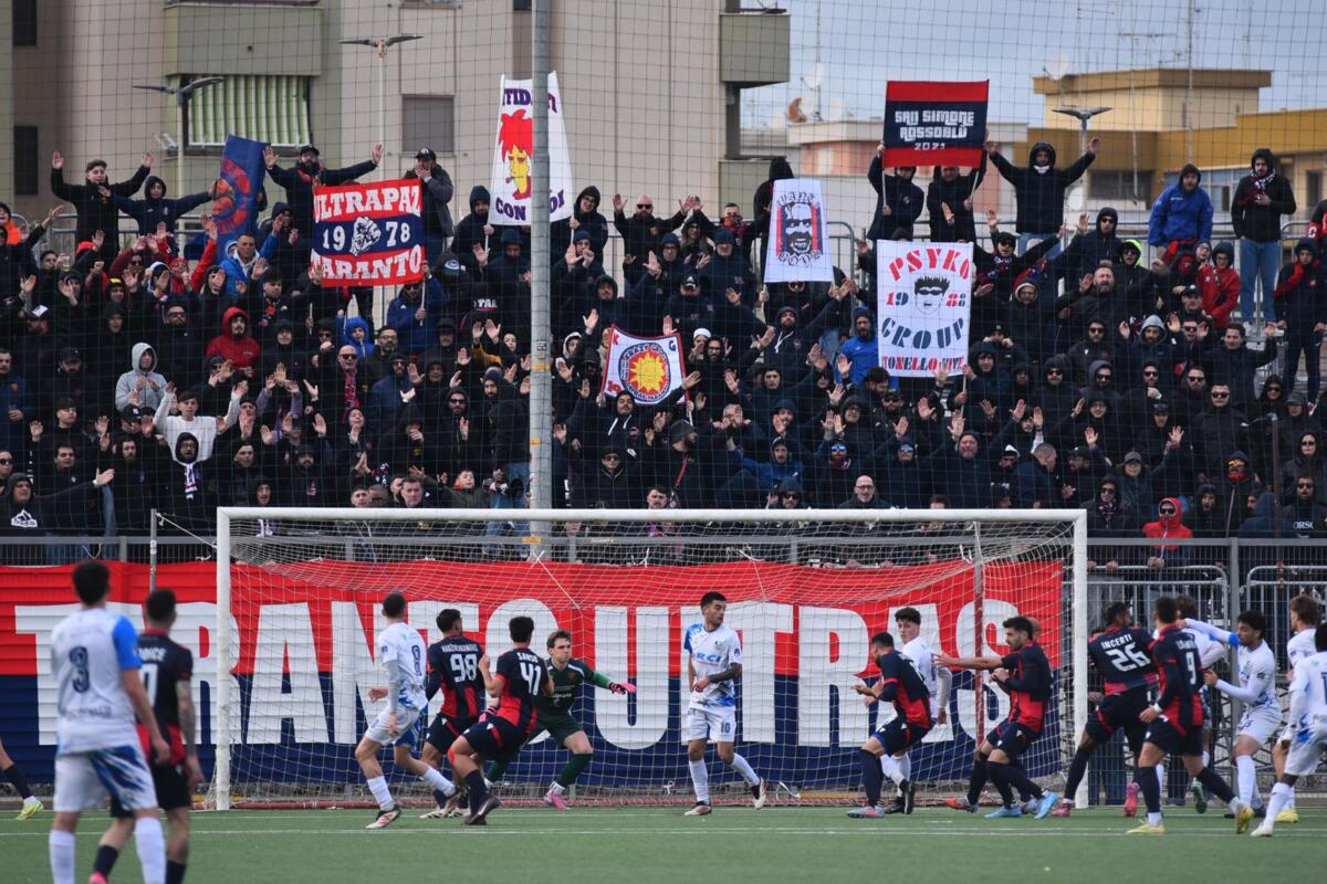 Galleria foto 'Eccellenza, Taranto-Racale 2-1: Loiodice e Incerti affossano i salentini' - foto 1