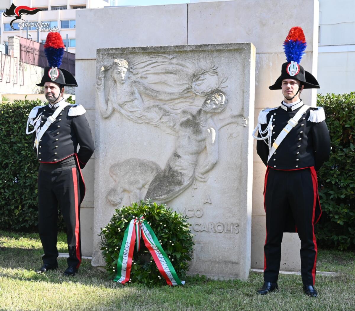 Galleria foto 'Taranto non dimentica: l’Arma commemora l’eroe De Carolis nell’82° anniversario delle Fosse Ardeatine' - foto 1
