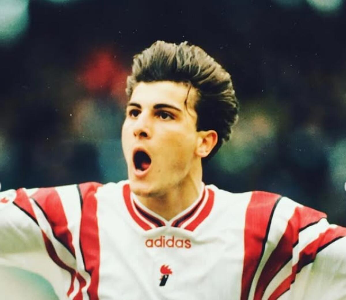 Galleria foto 'Bari, l’appello di Nicola Ventola: «Biancorossi chi ha la mia maglia del ’98 nel 2-1 contro l’Inter?» – VIDEO' - foto 1
