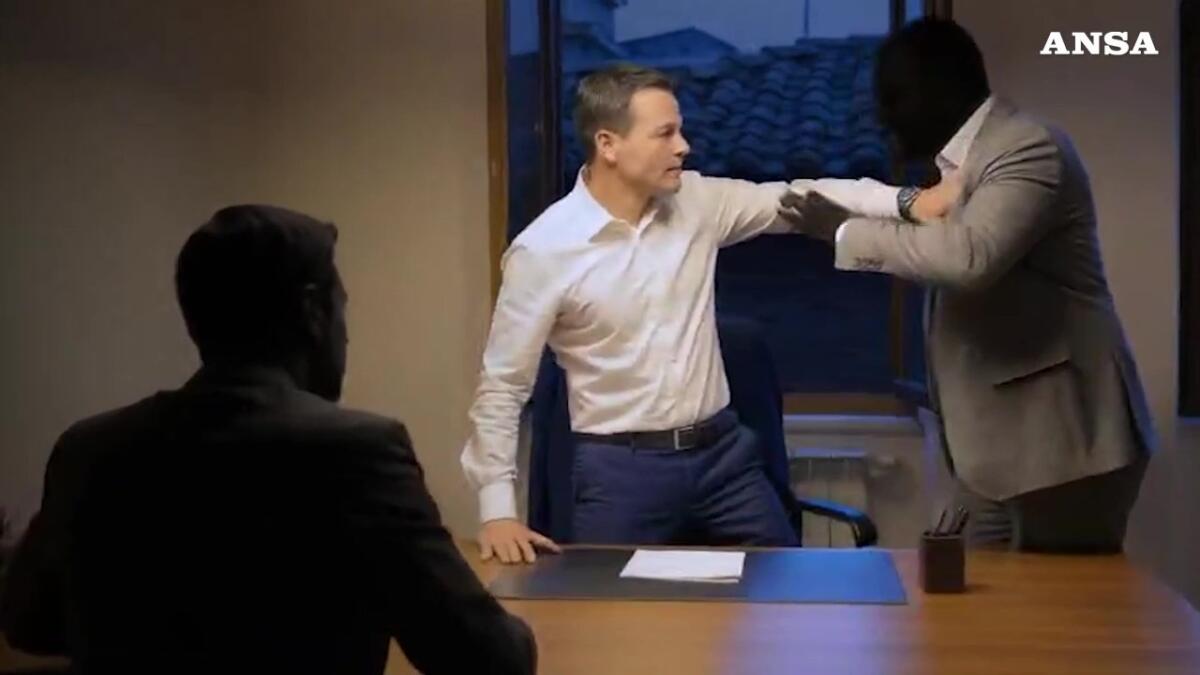 Caso David Rossi, la Commissione esclude il suicidio: ricostruiti in 3D gli ultimi momenti di vita – VIDEO Caso David Rossi, la Commissione esclude il suicidio: ricostruiti in 3D gli ultimi momenti di vita – VIDEO