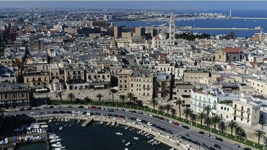 Cantieri, verde e mobilità: parte “Bari in progress”. Il Comune incontra i cittadini per spiegare come cambia la città Cantieri, verde e mobilità: parte “Bari in progress”. Il Comune incontra i cittadini per spiegare come cambia la città