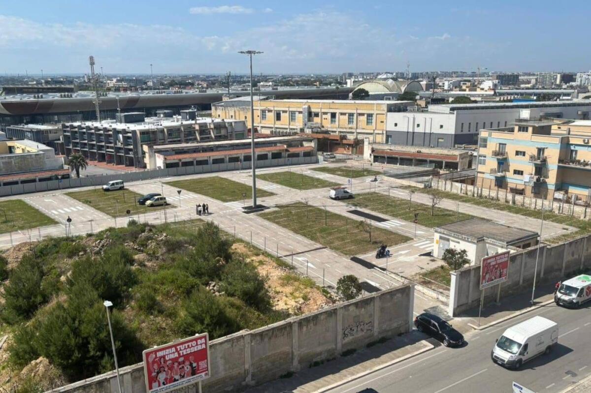 Bari, apre il nuovo parcheggio gratuito alla Fiera del Levante. Leccese: «Pronti 16 milioni per la manutenzione della città»