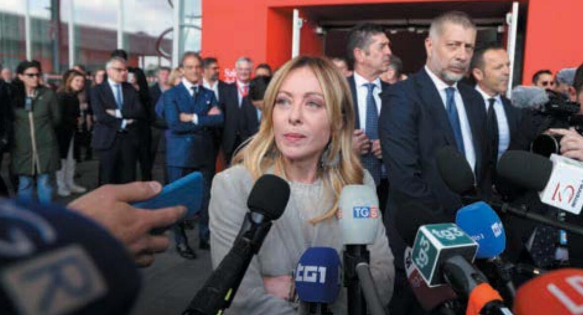 Galleria foto 'L’anchor di Putin insulta Meloni. La replica: «Noi non abbiamo padroni e non prendiamo ordini»' - foto 1