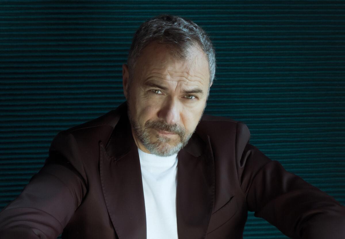 Giocare, sempre. Gallo in Puglia: «Il palco è la mia partita da novanta minuti» – L’INTERVISTA Giocare, sempre. Gallo in Puglia: «Il palco è la mia partita da novanta minuti» – L’INTERVISTA