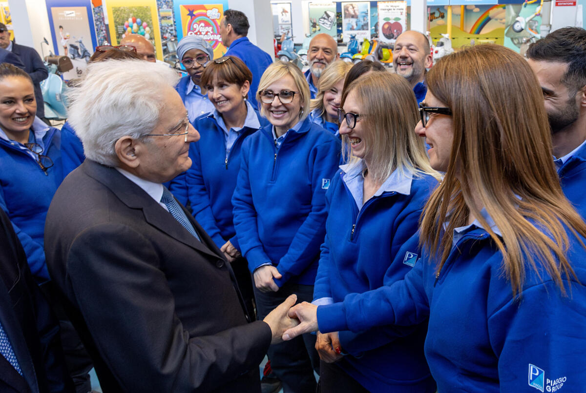 Galleria foto 'Primo Maggio alla Piaggio: Mattarella interviene su donne, giovani e morti sul lavoro' - foto 1