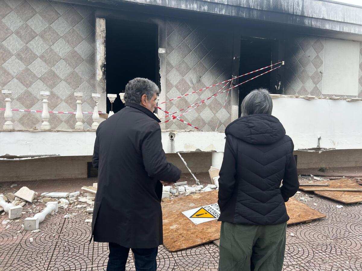 Galleria foto 'Ruvo di Puglia, incendio in una villa confiscata alla mafia: la Regione aveva stanziato 1 mln per riqualificarla' - foto 1