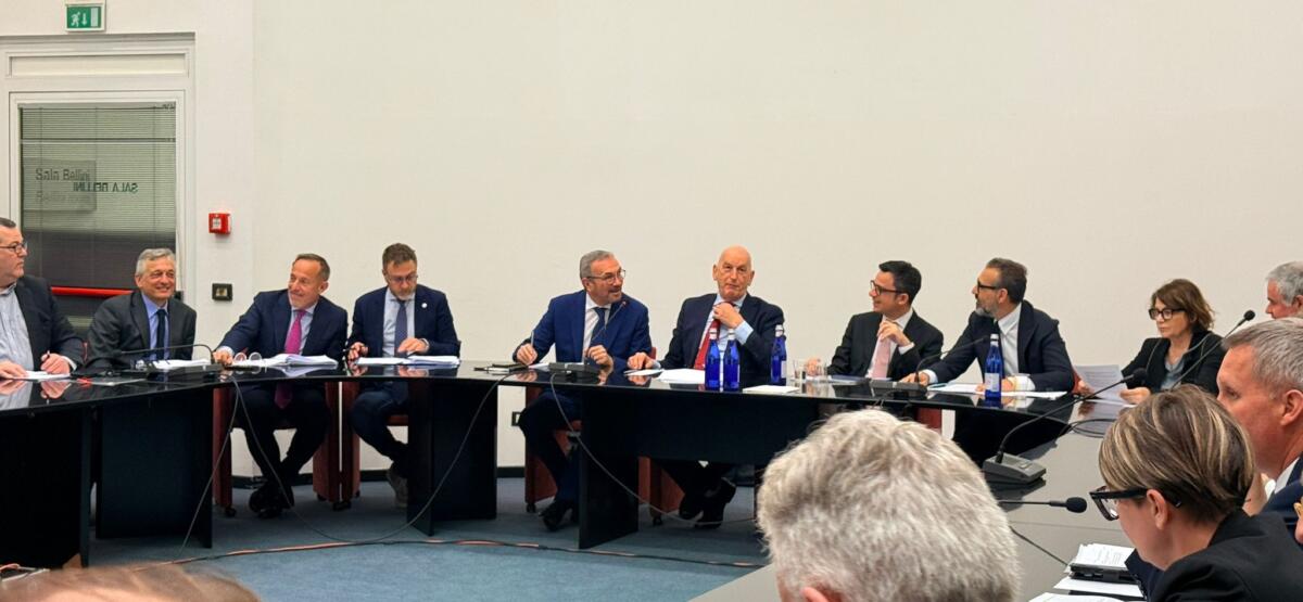 Vinitaly, Regioni su pesca e agricoltura. Paolicelli: «Subito misure straordinarie contro caro-gasolio e clima estremo» Vinitaly, Regioni su pesca e agricoltura. Paolicelli: «Subito misure straordinarie contro caro-gasolio e clima estremo»