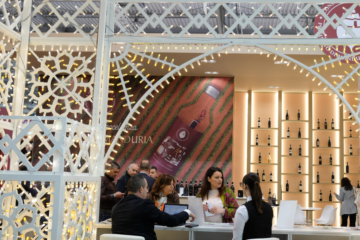 Successo della Puglia al Vinitaly, Decaro: «Un racconto condiviso di identità e qualità» – FOTO e VIDEO
