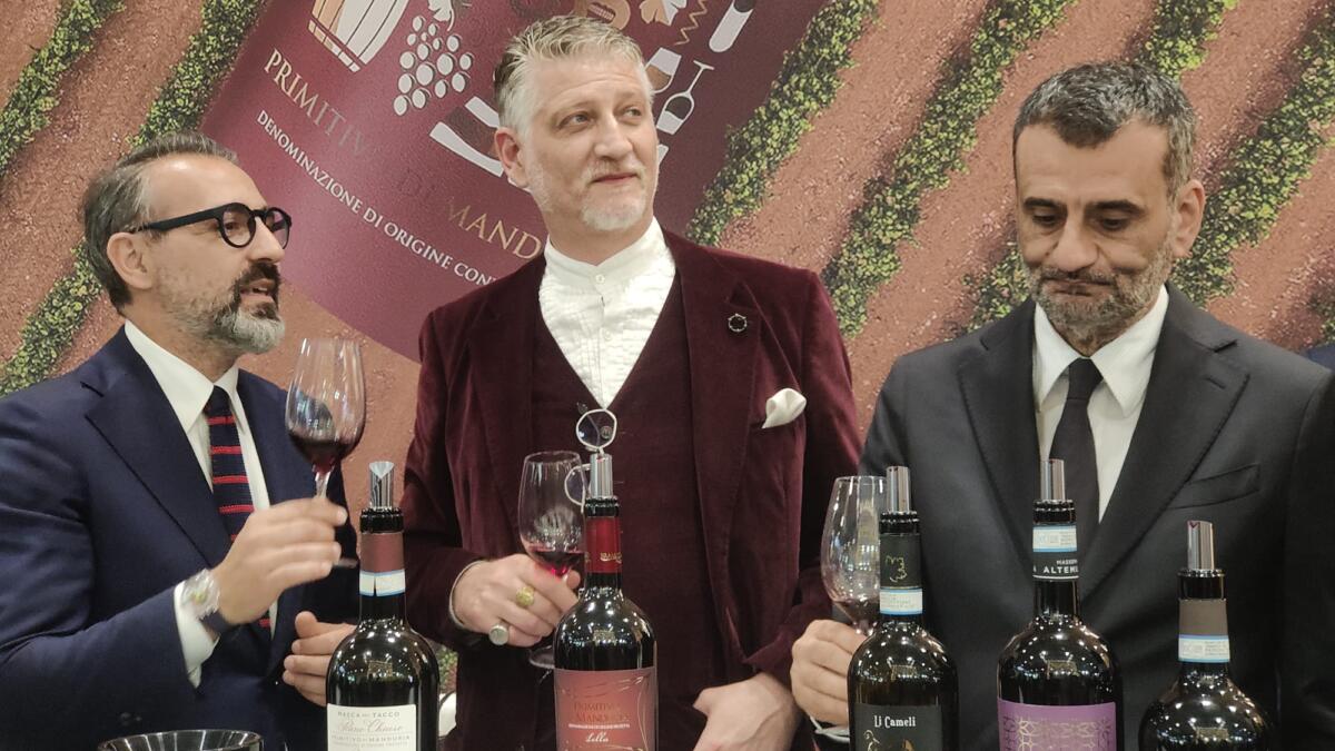 Successo della Puglia al Vinitaly, Decaro: «Un racconto condiviso di identità e qualità» – FOTO e VIDEO