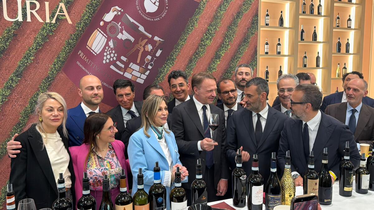 Successo della Puglia al Vinitaly, Decaro: «Un racconto condiviso di identità e qualità» – FOTO e VIDEO