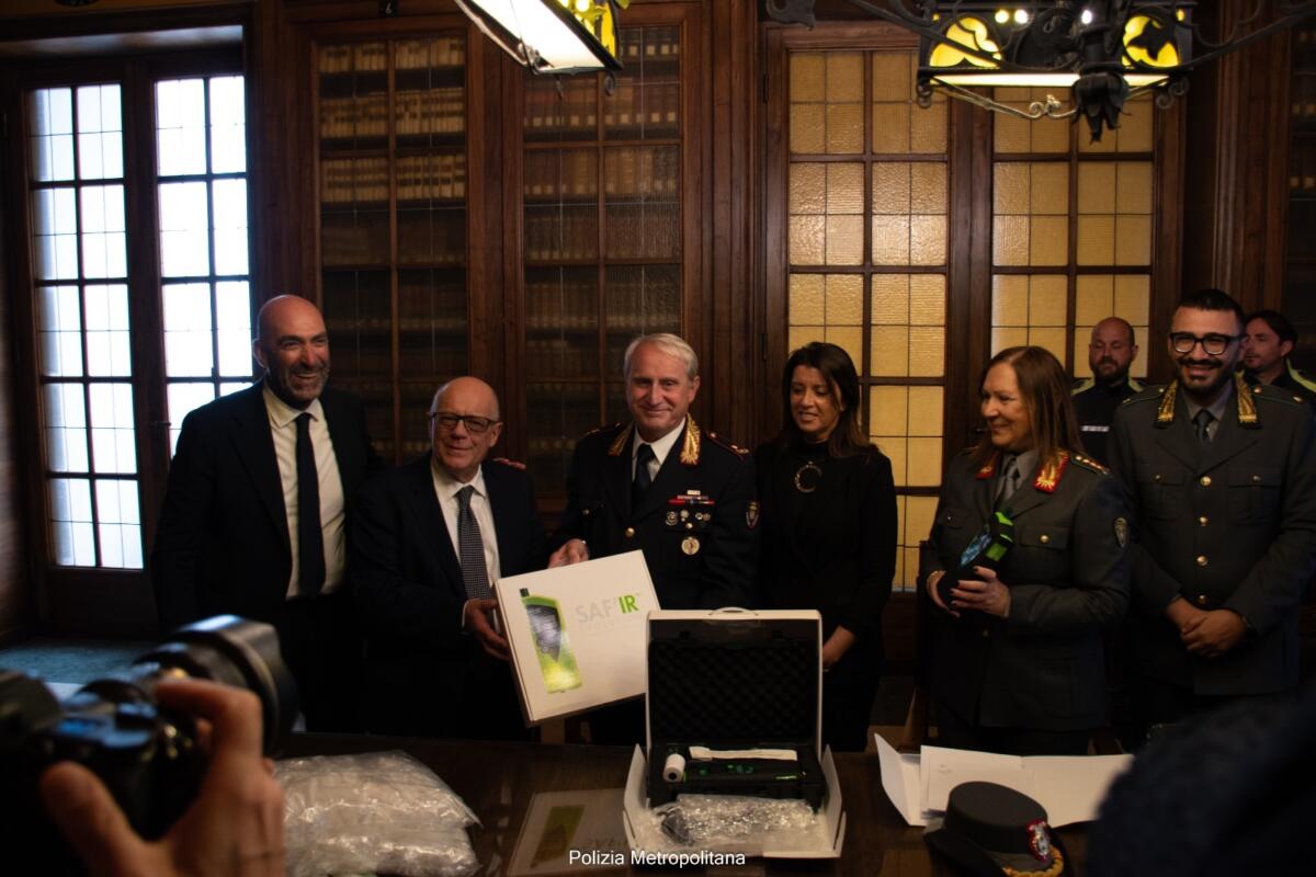 Galleria foto 'Bari, lotta alle stragi stradali: un “grillo parlante” nello spot contro l’alcool alla guida – VIDEO' - foto 3