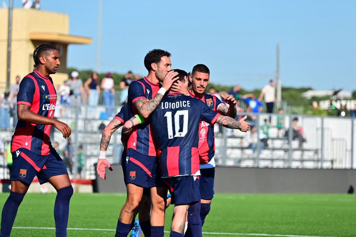 Eccellenza, il Taranto supera il Gallipoli 4-0 e difende il terzo posto dall’attacco del Canosa Eccellenza, il Taranto supera il Gallipoli 4-0 e difende il terzo posto dall’attacco del Canosa