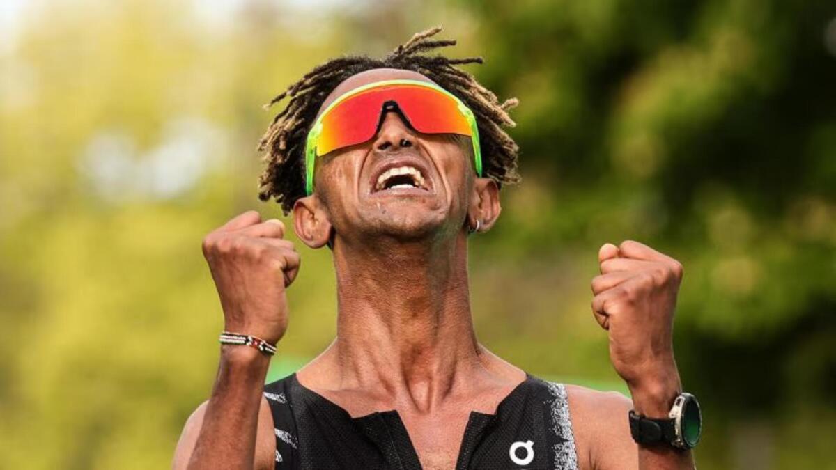 Trionfo azzurro nella maratona di Parigi, Crippa fa la storia: «La mia carriera comincia ora» Trionfo azzurro nella maratona di Parigi, Crippa fa la storia: «La mia carriera comincia ora»