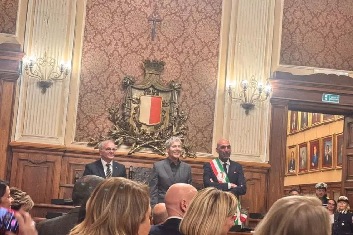 Bari, a Claudio Baglioni la Manna di San Nicola in ricordo del leggendario concerto tra le macerie del Petruzzelli Bari, a Claudio Baglioni la Manna di San Nicola in ricordo del leggendario concerto tra le macerie del Petruzzelli