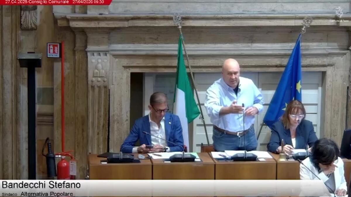 Galleria foto 'Terni, Bandecchi sul 25 aprile: «Canto quello che mi pare, anche “Bella ciao”. E il prossimo che mi offende…» – VIDEO' - foto 1