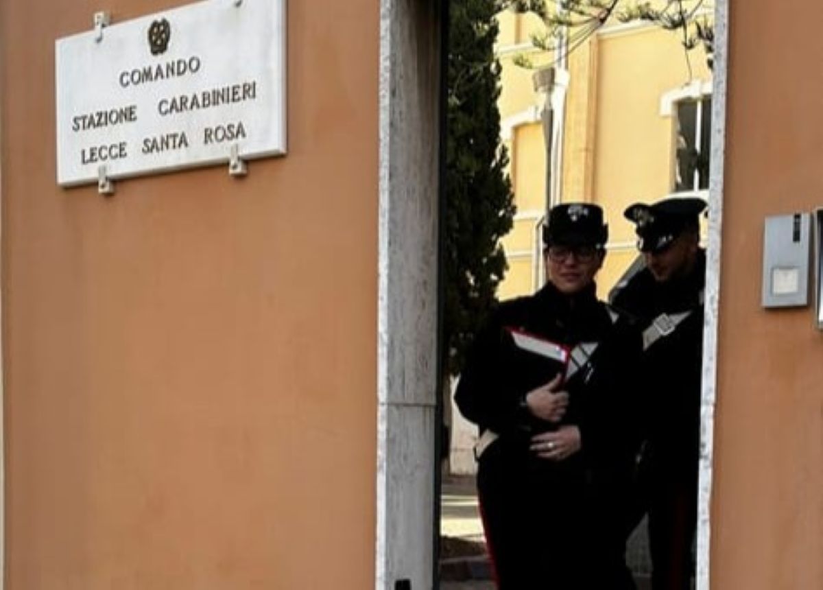 Galleria foto 'Lecce, armato di forbici e coltello rapina due ragazze conosciute su siti di incontri: arrestato un 44enne' - foto 1