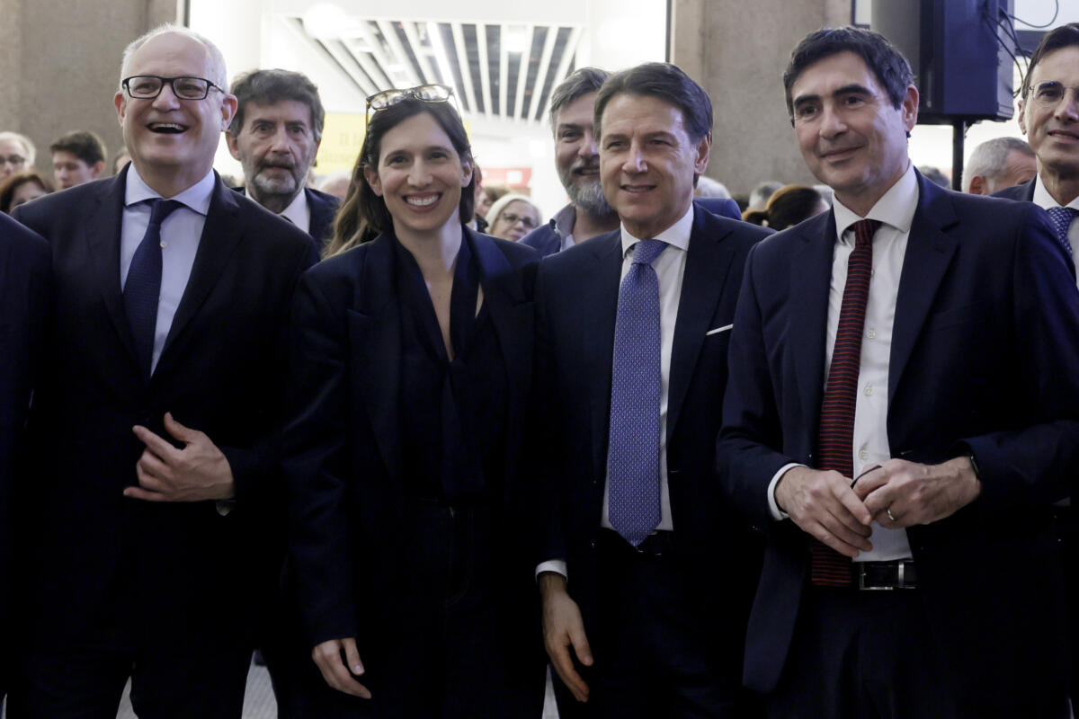 Galleria foto 'Verso le elezioni, Conte “riunisce” il campo largo e spiega: «Le primarie non saranno divisive»' - foto 1