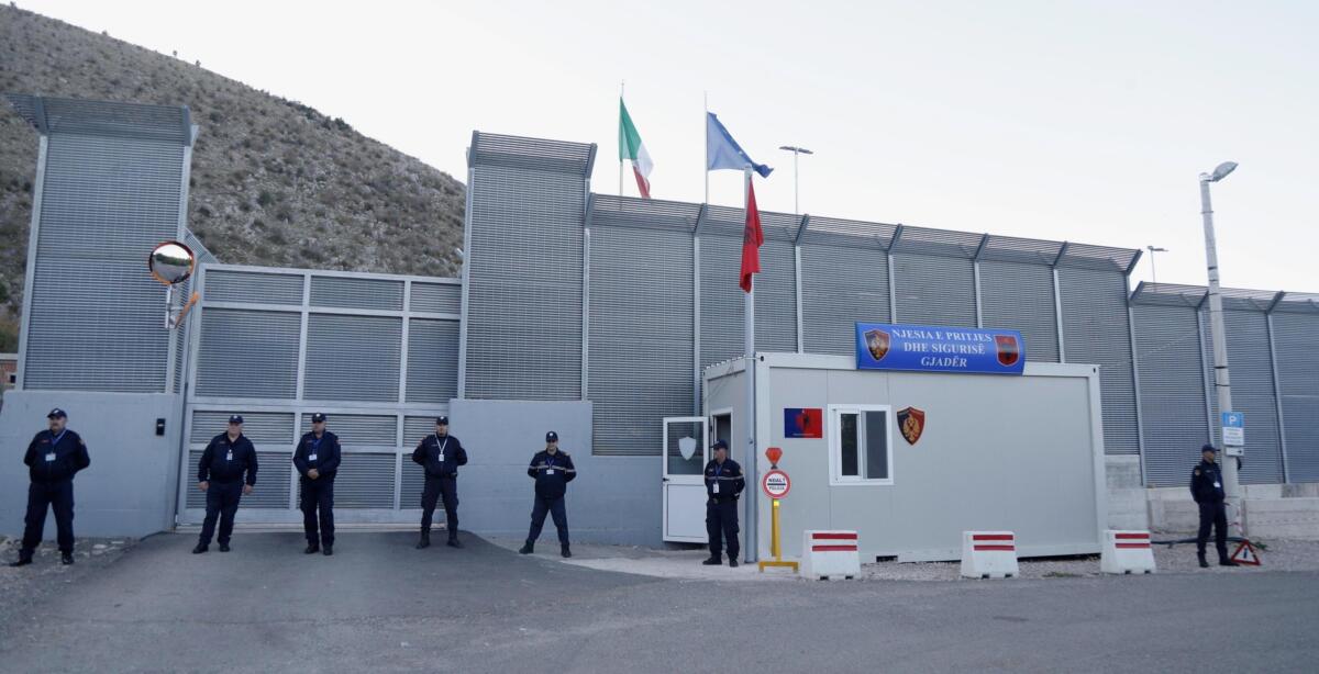 Galleria foto 'Decreto sicurezza, il Governo non si ferma sul fronte dei rimpatri: una delegazione di FdI in Albania' - foto 1