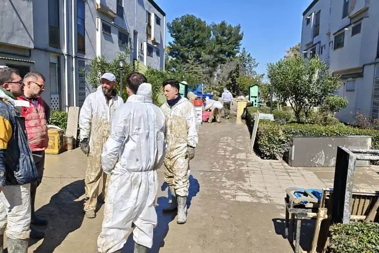 Borgo Incoronata travolta dal maltempo, Pasqua solidale per i residenti: «Abbiamo perso tutto» Borgo Incoronata travolta dal maltempo, Pasqua solidale per i residenti: «Abbiamo perso tutto»
