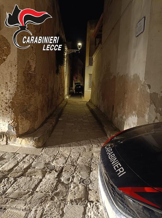 Novoli, furto sventato in un centro scommesse: due giovani arrestati dopo un inseguimento – VIDEO