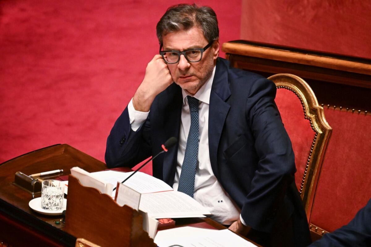 L’Fmi fa il punto sul debito italiano: rapporto con il Pil in rialzo del 138,4%. Giorgetti: «Prudenza necessaria» L’Fmi fa il punto sul debito italiano: rapporto con il Pil in rialzo del 138,4%. Giorgetti: «Prudenza necessaria»