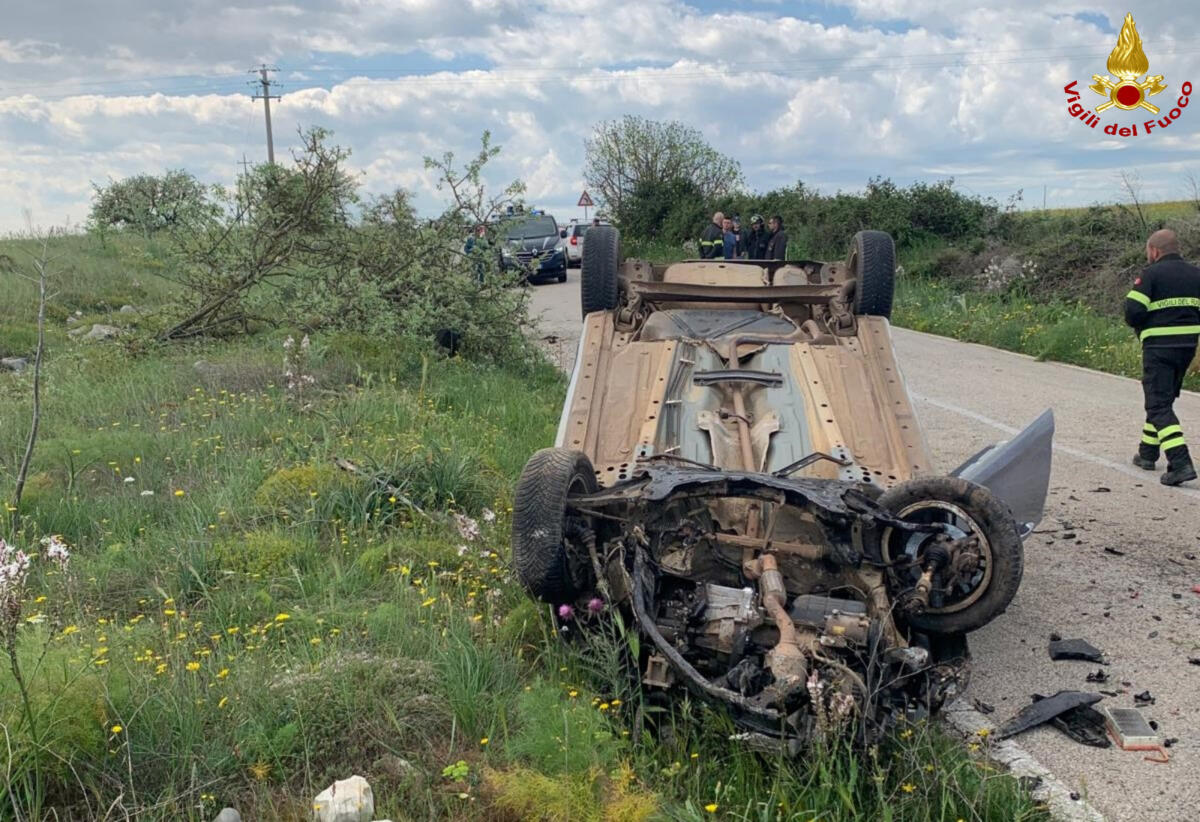 Galleria foto 'Tragedia sulla provinciale ad Altamura, perde il controllo dell’auto e si ribalta: muore un 62enne' - foto 1