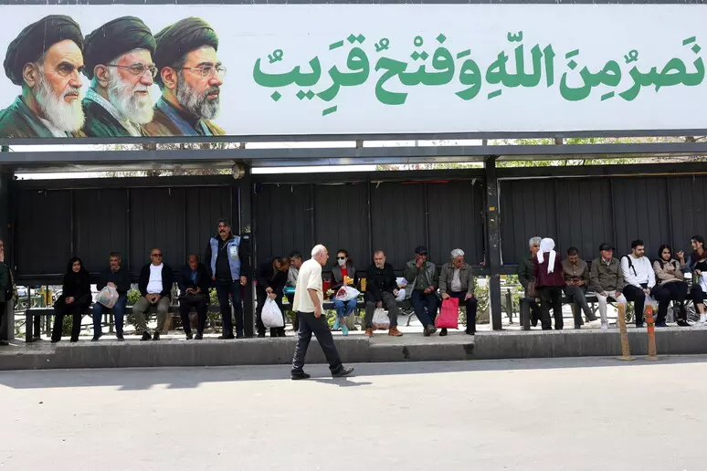 Galleria foto 'Guerra in Iran, Teheran: «Gli Usa tolgano il blocco e noi negozieremo a Islamabad»' - foto 1