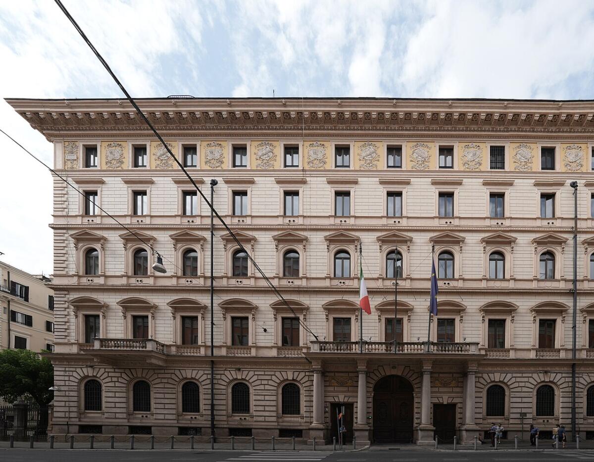 Taranto, morì perché esposto ad amianto: famiglia risarcita per 1 milione di euro Taranto, morì perché esposto ad amianto: famiglia risarcita per 1 milione di euro