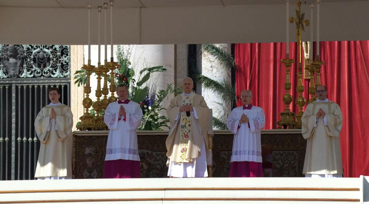 Pasqua, il presidente Mattarella manda gli auguri al Papa. «Si recuperino dialogo e moderazione» Pasqua, il presidente Mattarella manda gli auguri al Papa. «Si recuperino dialogo e moderazione»