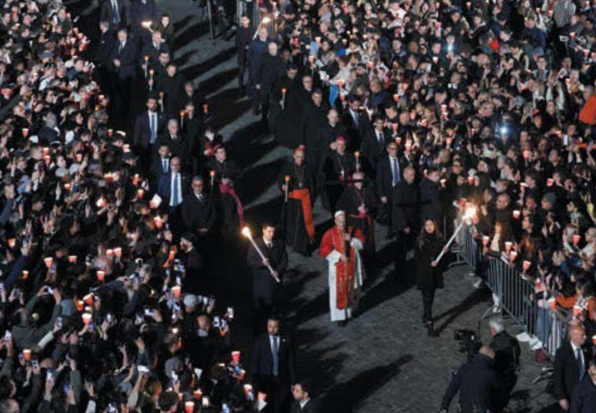 Pasqua, la Via Crucis del Papa: «Basta con le guerre, ne risponderete a Dio» Pasqua, la Via Crucis del Papa: «Basta con le guerre, ne risponderete a Dio»