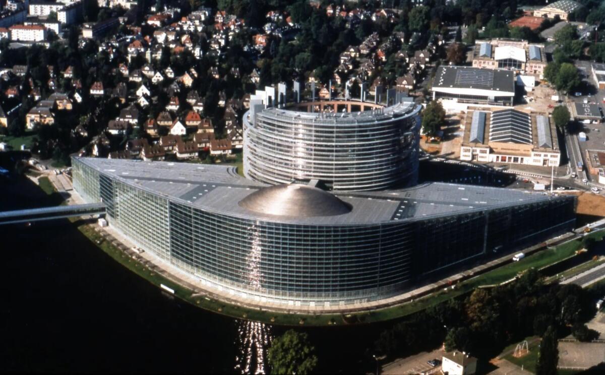 Galleria foto 'Dall’Europa il monito sullo stupro, la proposta dei parlamentari: «L’assenza del consenso sia reato»' - foto 1