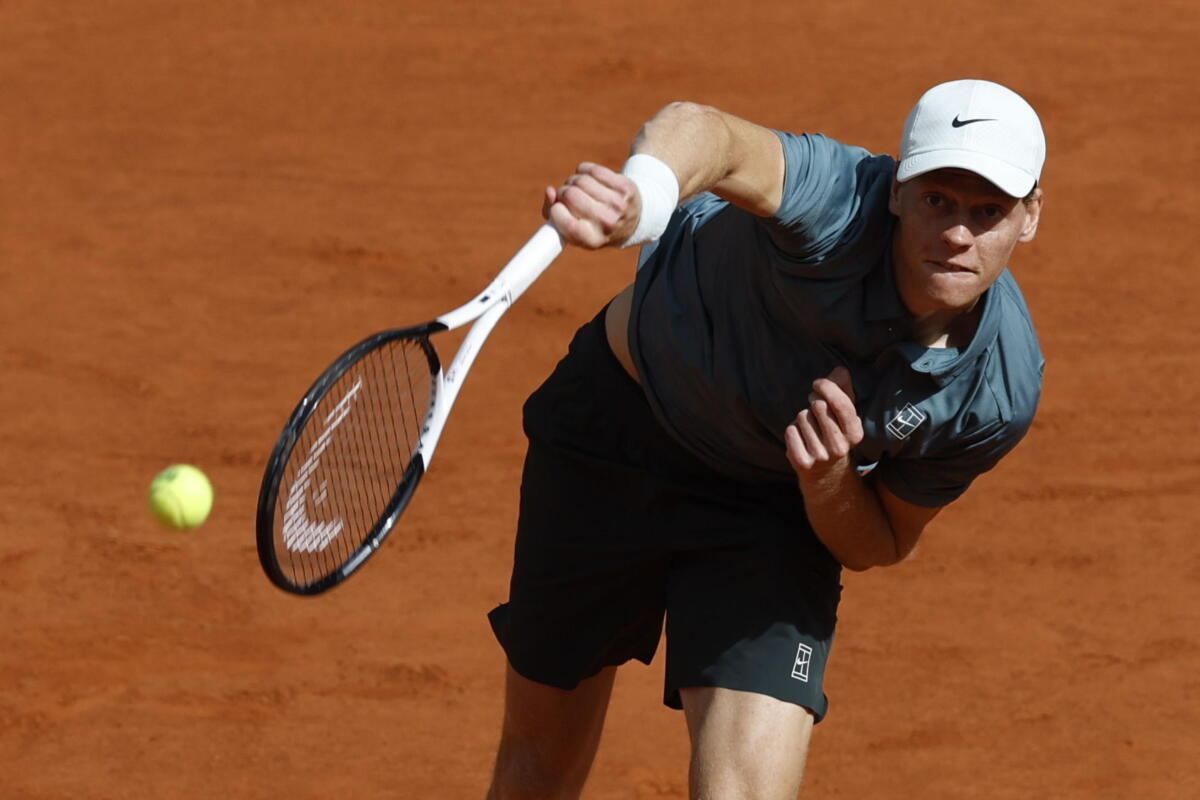 Galleria foto 'Tennis, Sinner ai quarti del Masters 1000 di Madrid: l’azzurro batte Norrie in due set' - foto 1