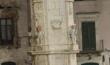 Bitonto, vandali in piazza Cattedrale: caschi contro la facciata della chiesa e sulle teste dei putti dell’obelisco