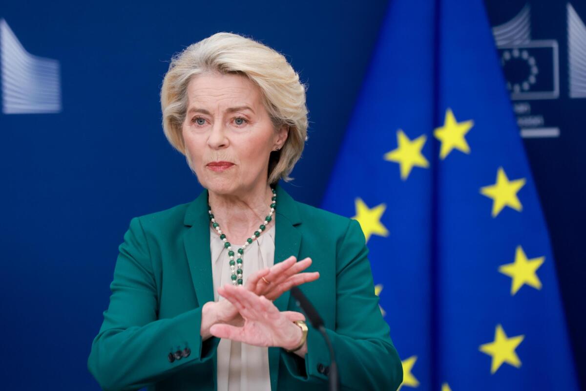 Smart working obbligatorio e sconti sui mezzi pubblici, il piano dell’Unione europea contro il caro energia Smart working obbligatorio e sconti sui mezzi pubblici, il piano dell’Unione europea contro il caro energia