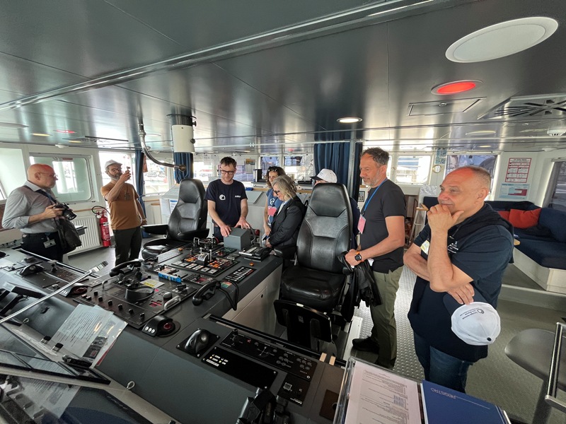 La ricerca salpa da Bari: gli assessori Perlino e Petruzzelli a bordo di “Gaia Blu”, il gigante del Cnr – FOTO