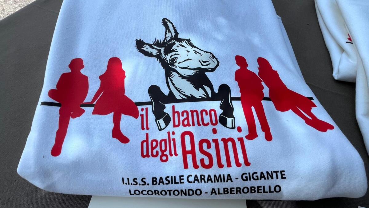 Alberobello, gli asini diventano co-terapeuti per la salute mentale – FOTO