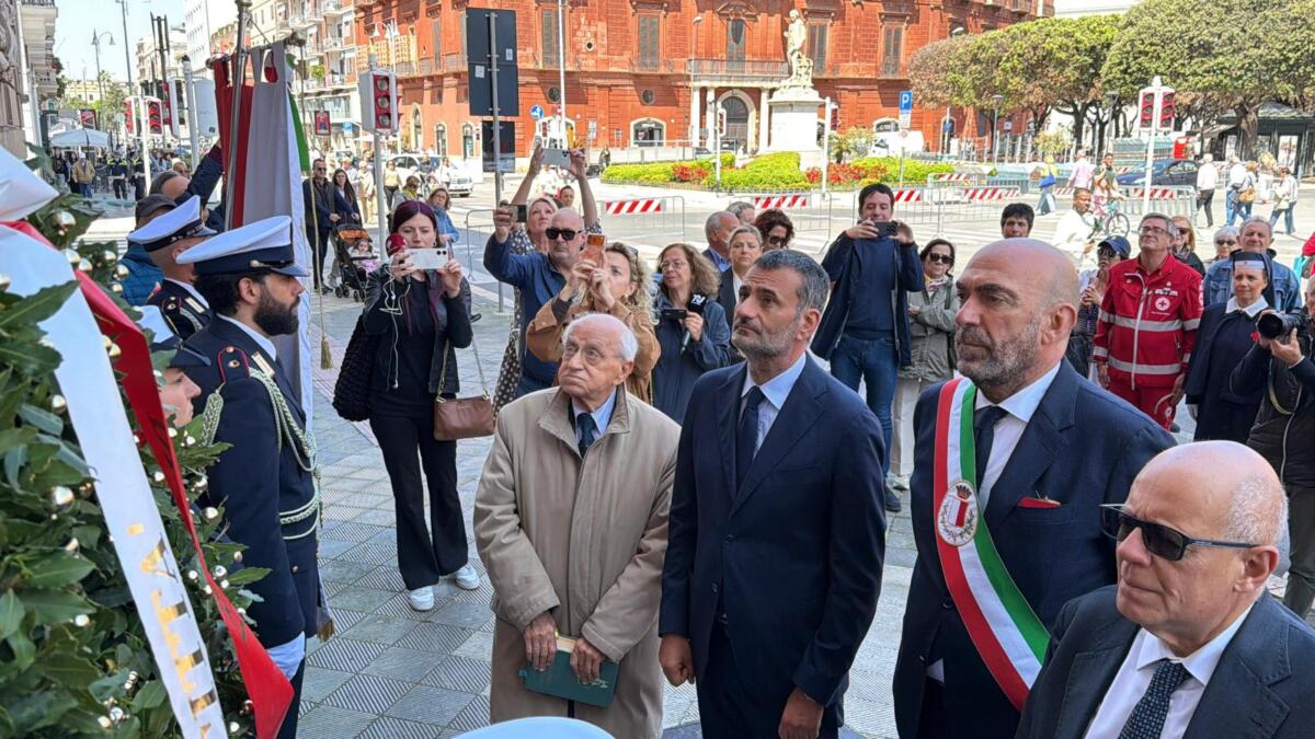 Galleria foto 'Bari commemora Aldo Moro e Peppino Impastato. Il sindaco Leccese: «Ispiriamoci alla loro temperanza»' - foto 1